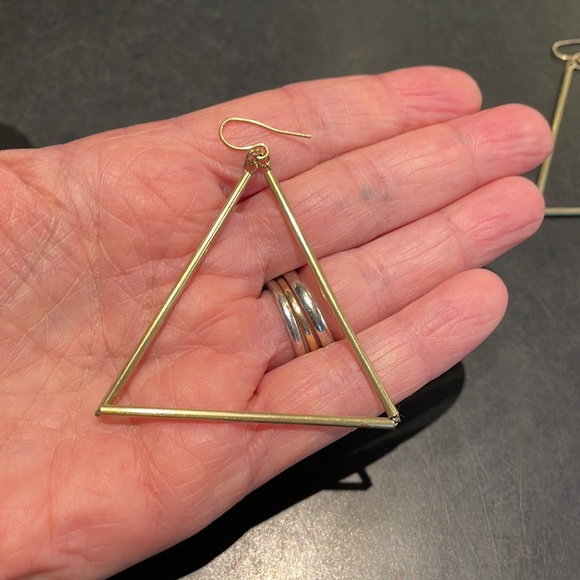 Brass triangle modern earrings. - Picture 4 of 4